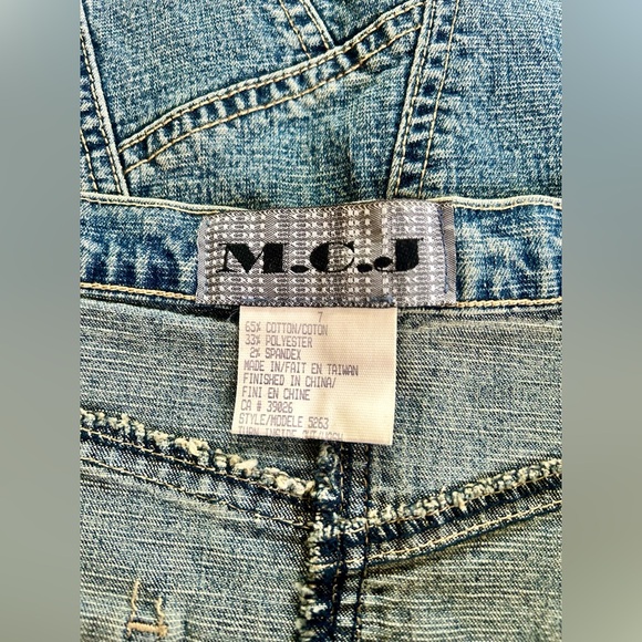 💕HOST PICK!💕90's Embroidered Denim Skirt - Picture 12 of 12